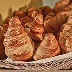 Hotel Kyriad Eco - Ferrand Estaing 2*