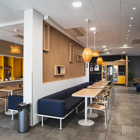 Hotel Kyriad Eco - Ferrand Estaing 2*