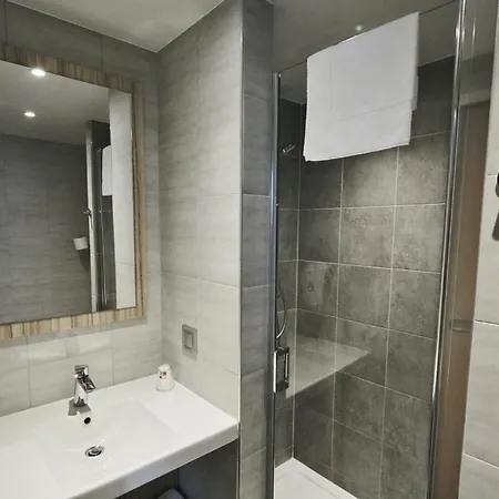 Ξενοδοχείο Kyriad Eco - Ferrand Estaing Κλερμόν Φεράν