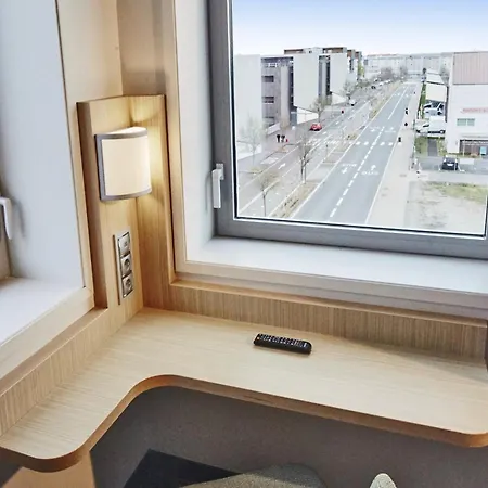 Kyriad Eco - Ferrand Estaing 2*