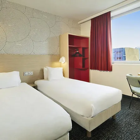 Hotel Kyriad Eco - Ferrand Estaing 2*