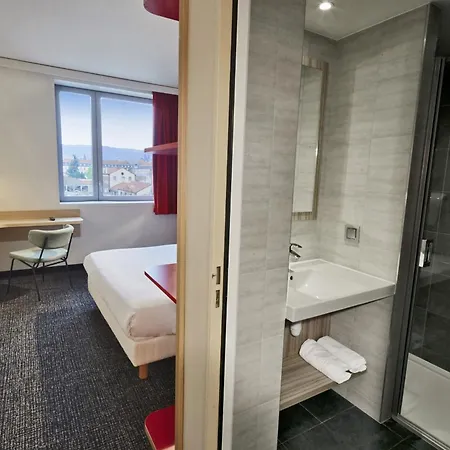 Kyriad Eco - Ferrand Estaing Hotel