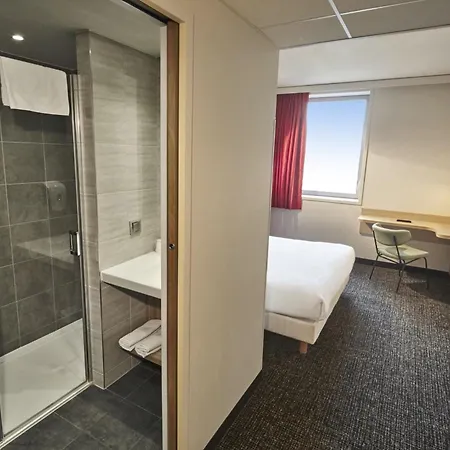 Kyriad Eco - Ferrand Estaing Hotel 2*