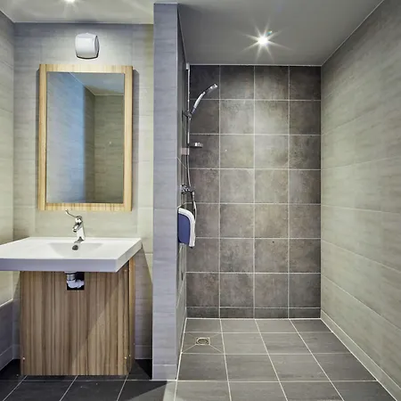 Kyriad Eco - Ferrand Estaing Hotel