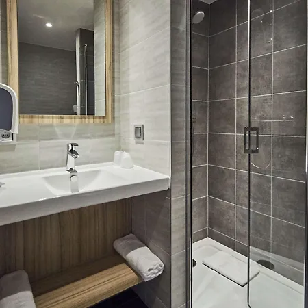Kyriad Eco - Ferrand Estaing Clermont-Ferrand