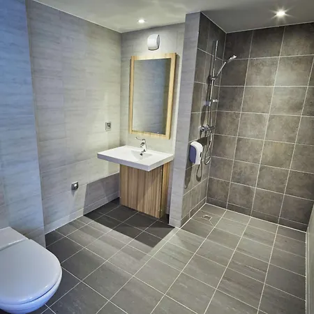 Kyriad Eco - Ferrand Estaing 2*