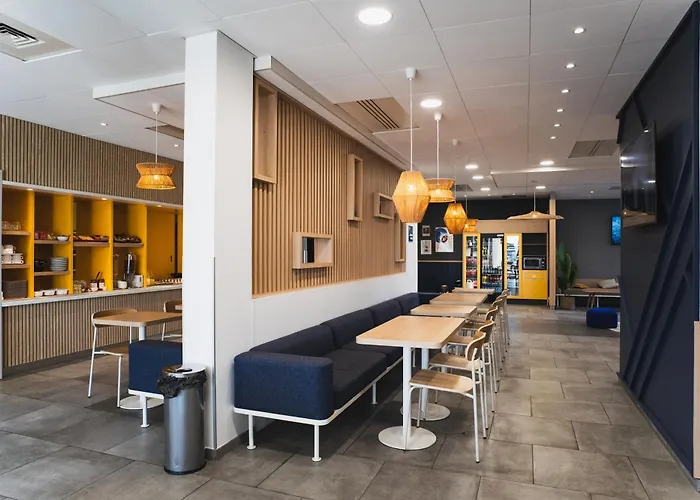 Ξενοδοχείο Kyriad Eco - Ferrand Estaing 2*