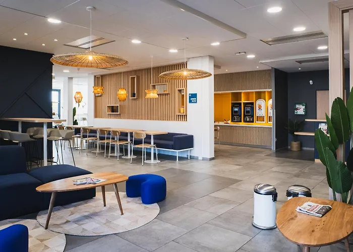 Kyriad Eco - Ferrand Estaing 2*