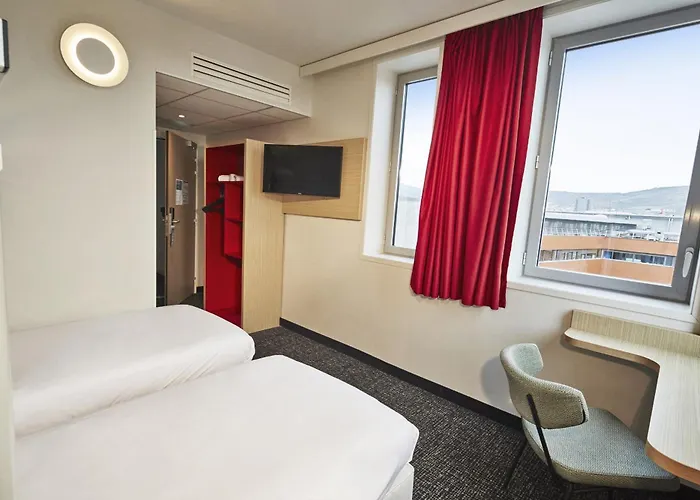 Kyriad Eco - Ferrand Estaing Ξενοδοχείο