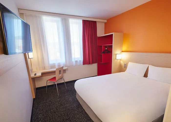 Kyriad Eco - Ferrand Estaing 2*